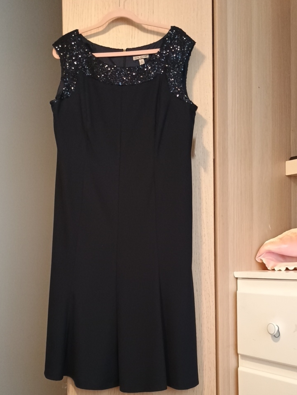 Maya Brooke Sleeveless Navy/Black Sequin-Trim Cocktail Dress Sz 16